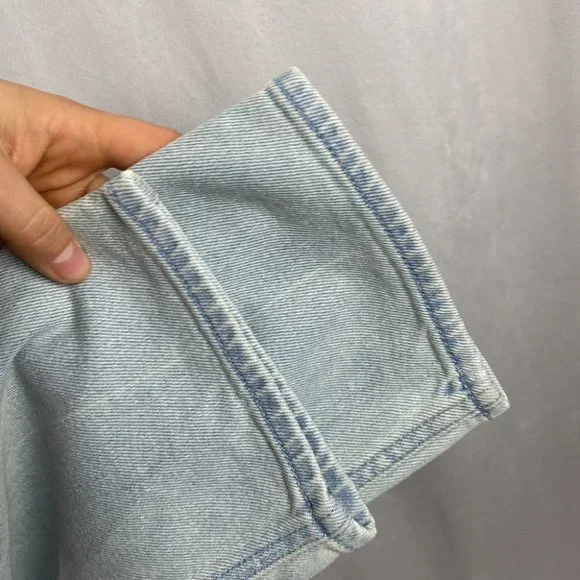 Hollister Ultra High Rise Mom Jeans Light Wash Distressed - Size 7R - 28 - Picture 7 of 10